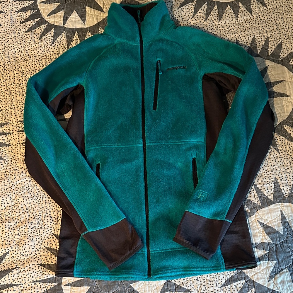 PATAGONIA Men’s Teal and Black Full-Zip Jacket